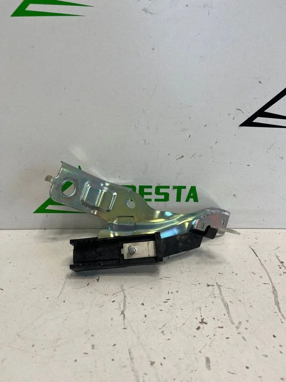 Cita motora nodalījuma detaļa DA6V