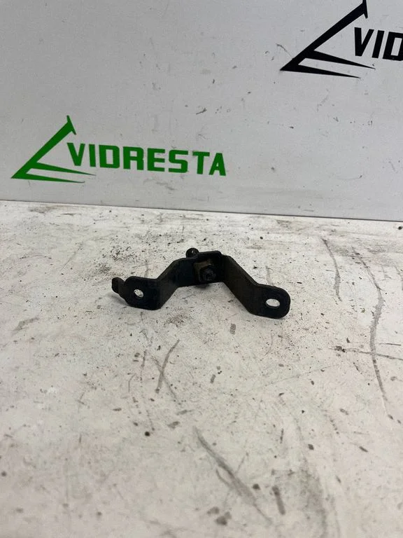 Cita motora nodalījuma detaļa – kreisā