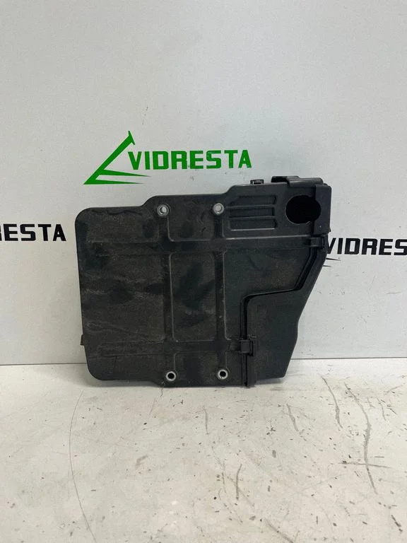 Cita motora nodalījuma detaļa