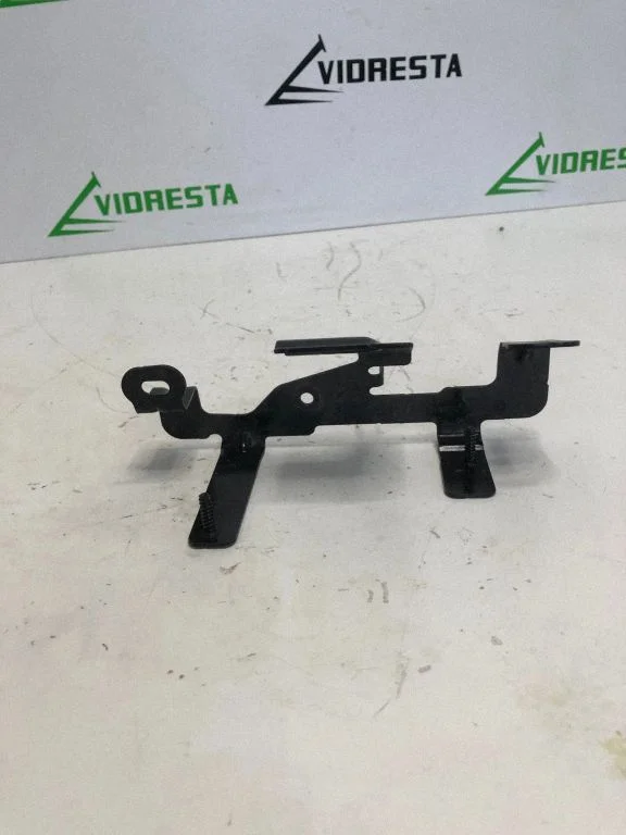 Cita motora nodalījuma detaļa 241371464R