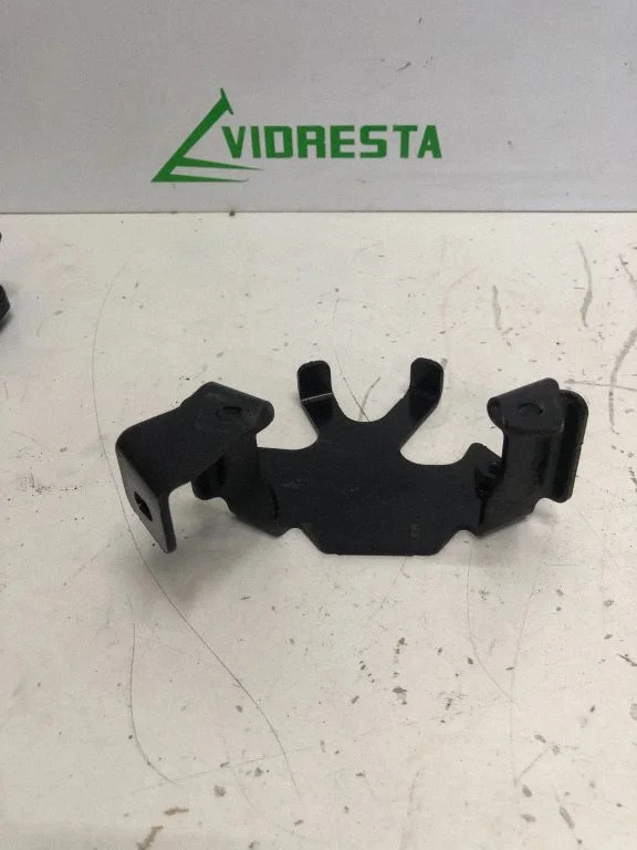 Cita motora nodalījuma detaļa 290T58099R