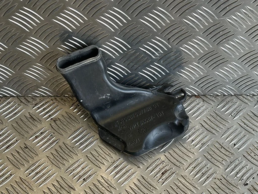 Cita motora nodalījuma detaļa 9807697780