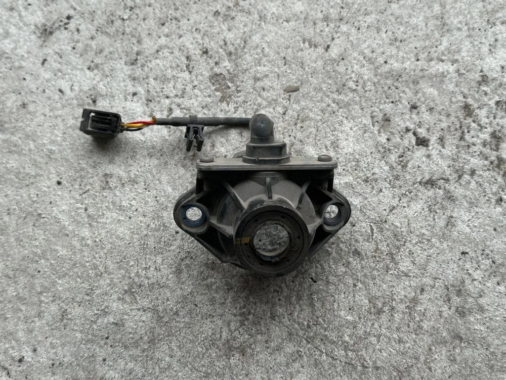 Cita motora nodalījuma detaļa 041208