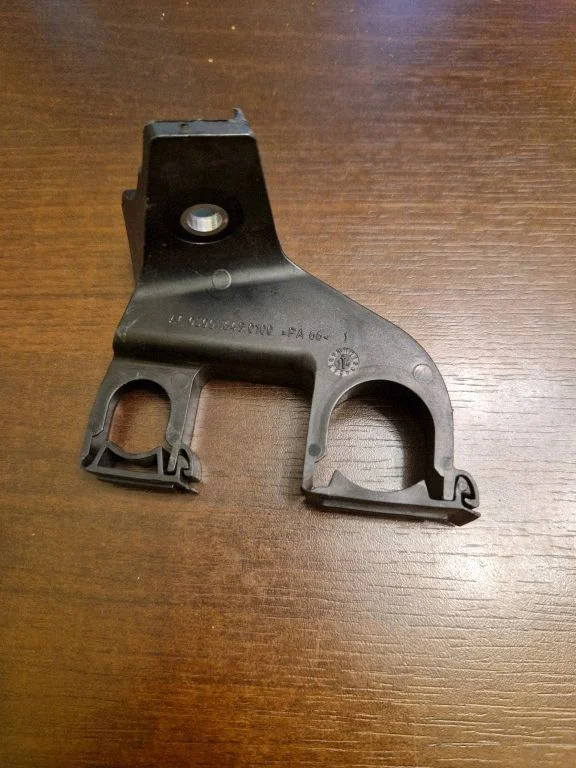 Other engine bay part 050016490100