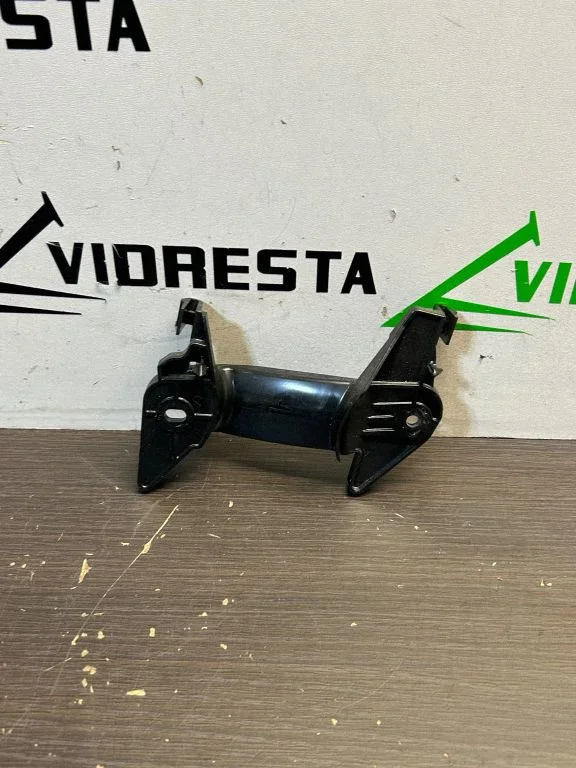 Cita salona detaļa 8K0857781