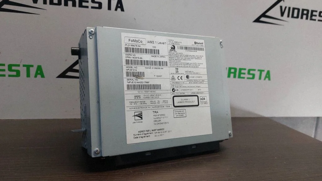 Radio/CD/DVD/GPS head unit – Volvo V60 (2011-2013)