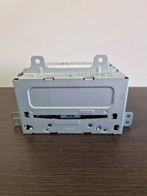Radio/CD/DVD/GPS head unit 22976602