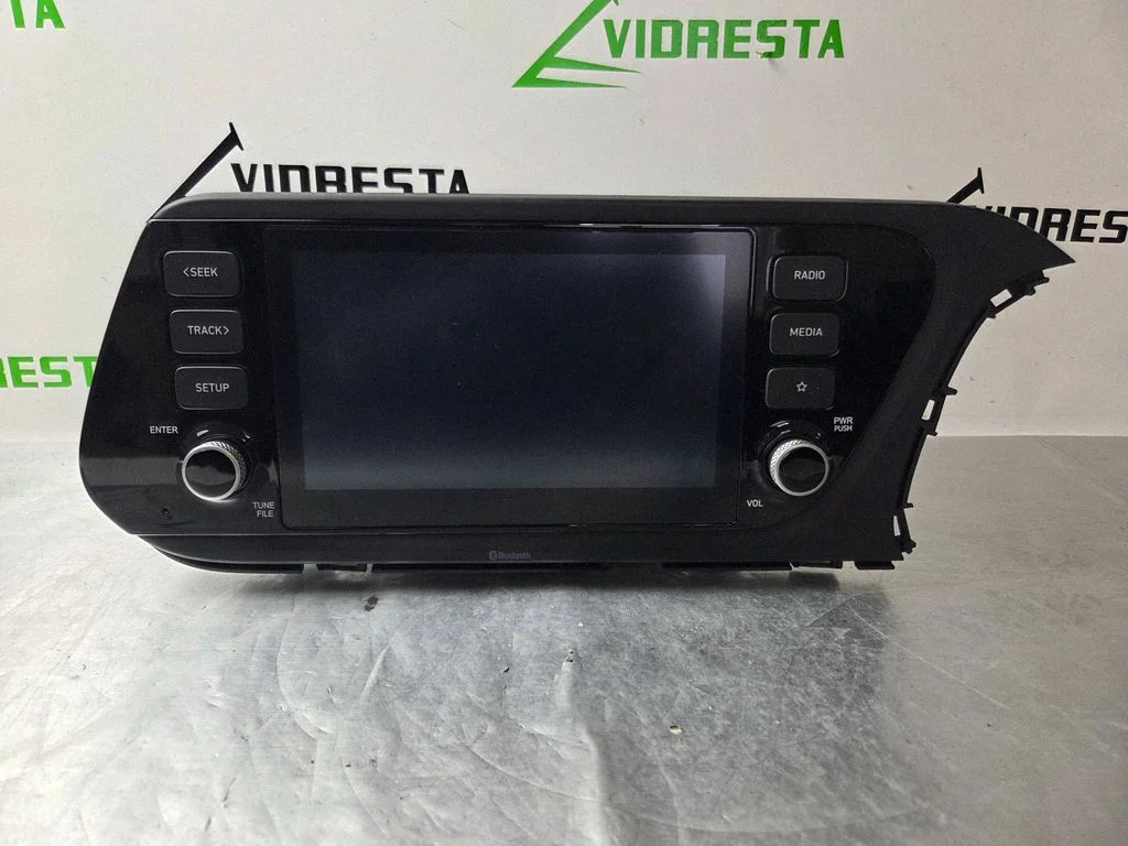 Radio, odtwarzacz CD/DVD, nawigacja 10R0611162