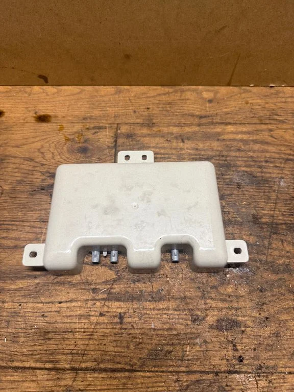 Wzmacniacz antenowy – BMW Seria 6 F06 Gran coupe (2012-2018)