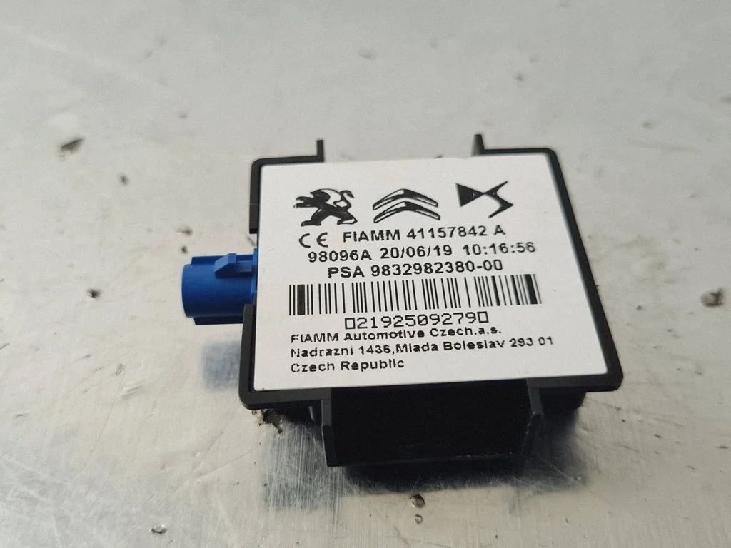 Antenas pastiprinātājs – Peugeot 3008 II (2016-2023)