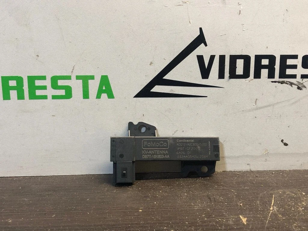 Antenas pastiprinātājs DS7T15K603AA