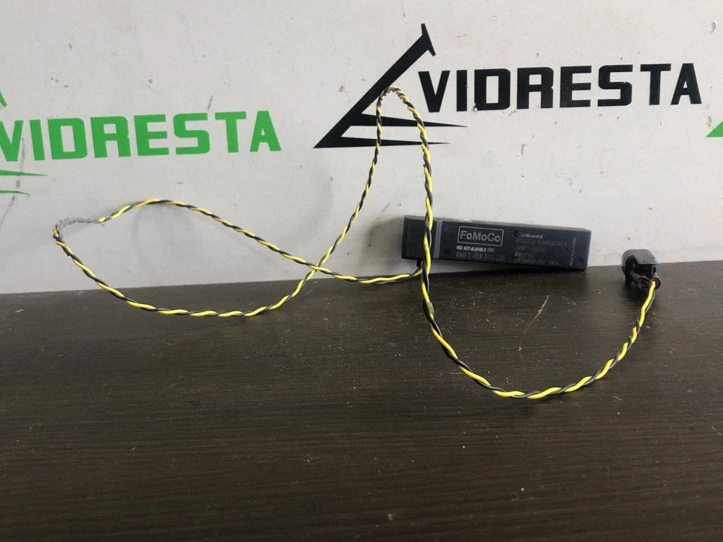 Antenas pastiprinātājs 8M5T15K603LB
