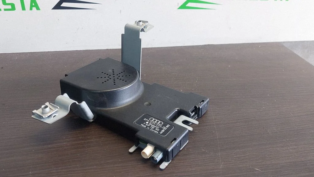 Aerial antenna amplifier 8P4035225D