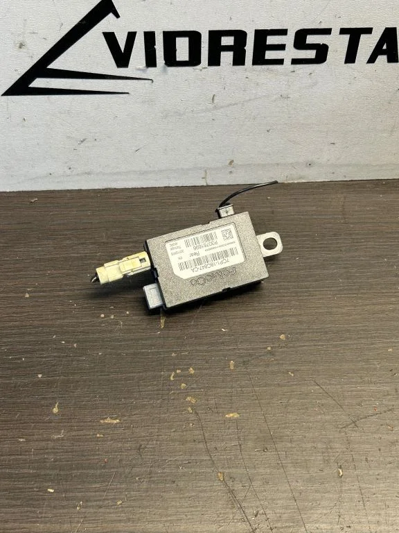 Wzmacniacz antenowy 7CP118C847CA