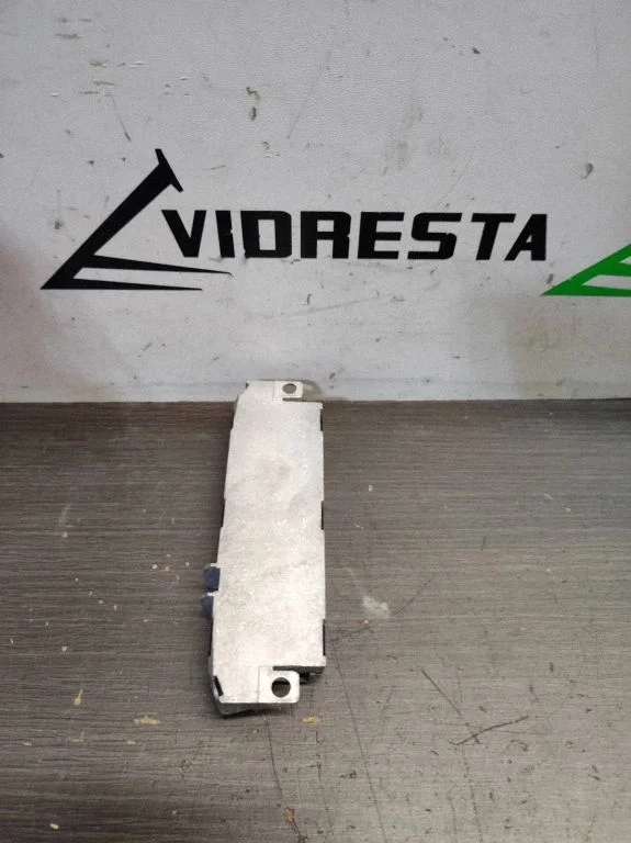 Aerial antenna amplifier – Audi A4 Allroad B8 (2008-2016)