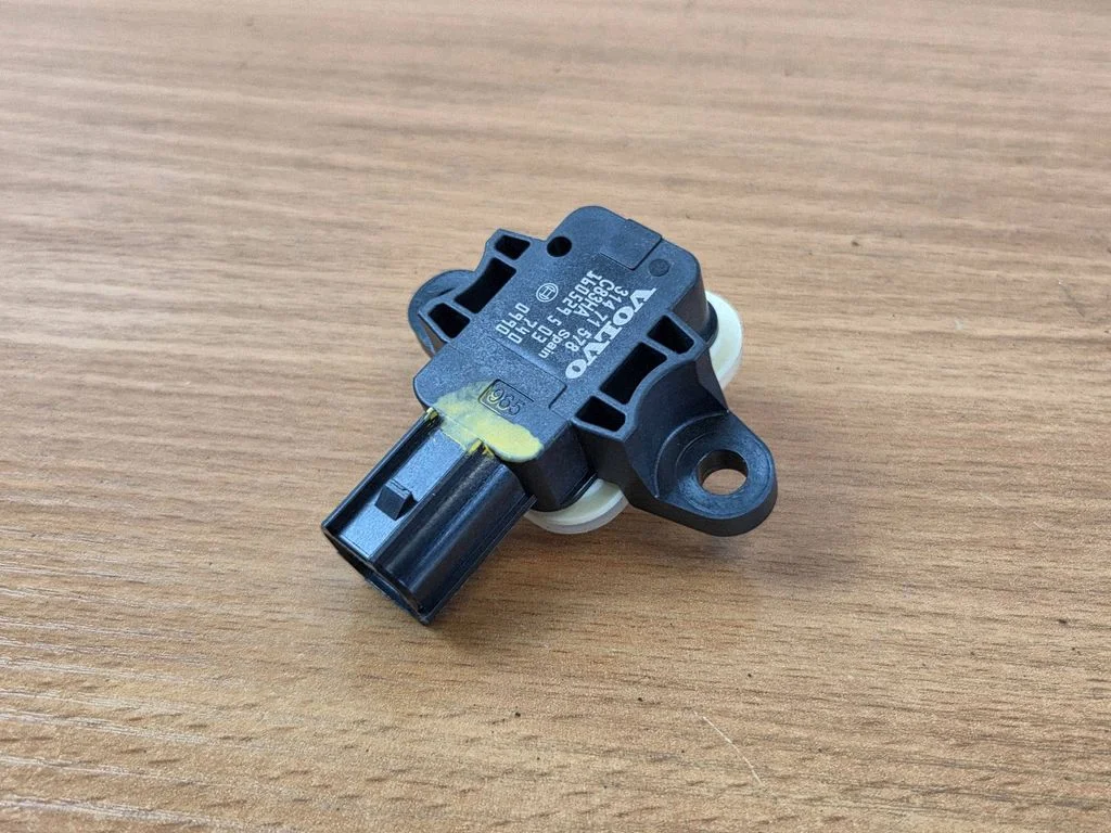 Airbag deployment crash/impact sensor 31471578