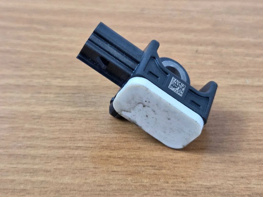 Airbag deployment crash/impact sensor – Volvo XC60 (2014-2016)