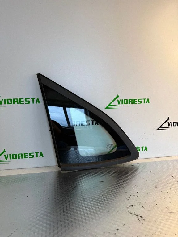 Rear side window 43R000107