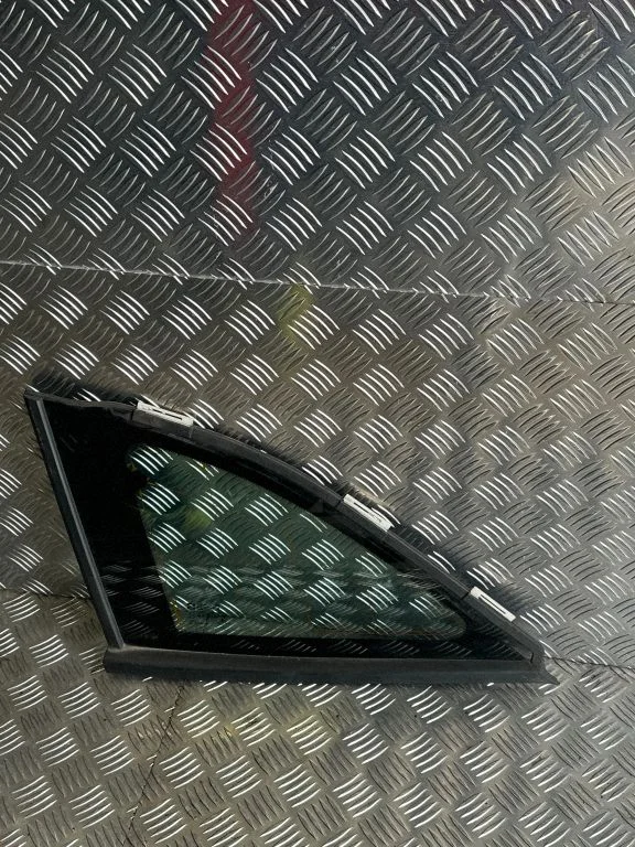 Rear side window – Opel Astra K (2015-2021)
