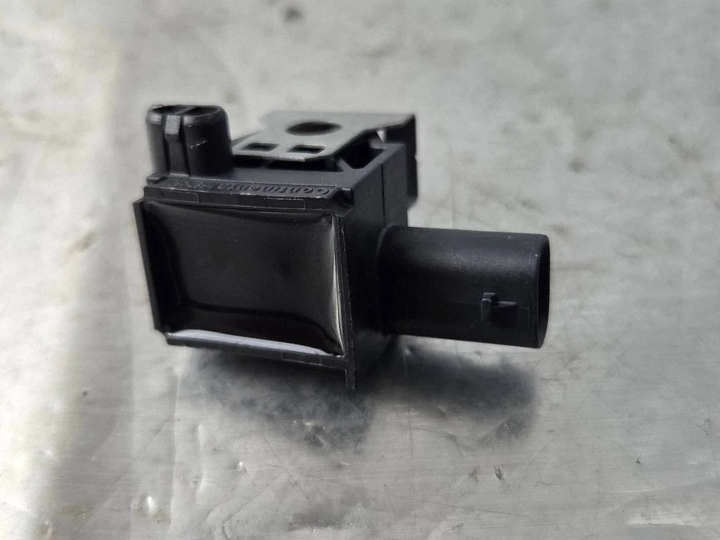 Airbag deployment crash/impact sensor – BMW 6 Series F06 Gran coupe (2012-2018)