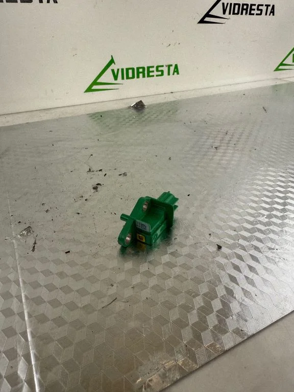 Drošības spilvenu trieciena sensors 1K0909606C