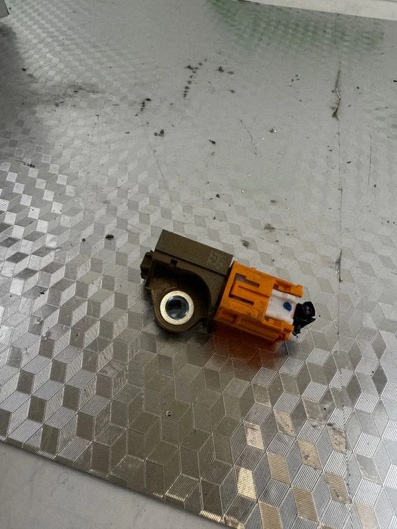 Drošības spilvenu trieciena sensors A0273110815