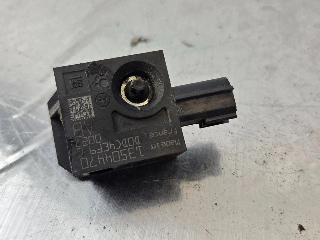 Drošības spilvenu trieciena sensors – Opel Astra K (2015-2021)