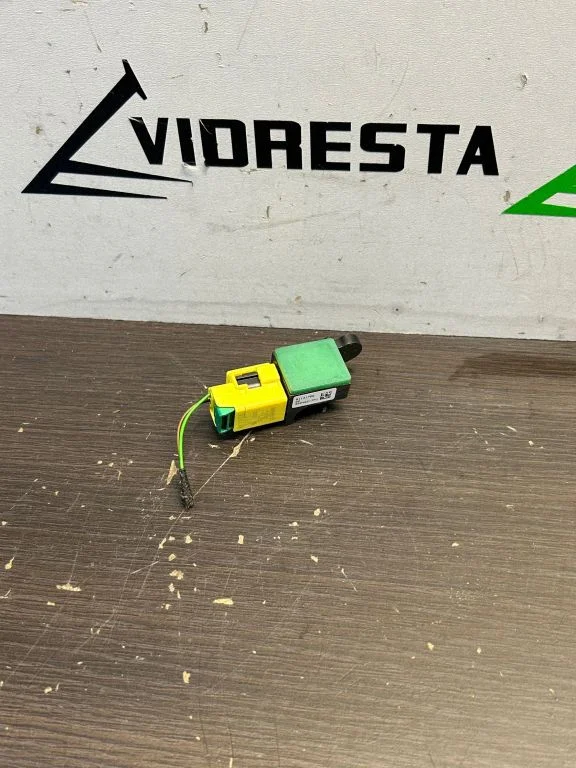 Airbag deployment crash/impact sensor – Skoda Superb B8 (3V) (2015-2024)