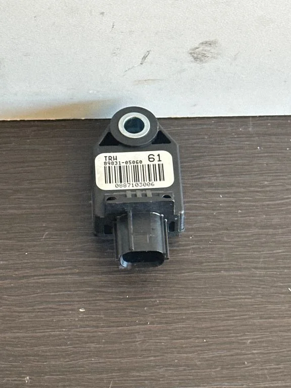 Turvapadja löögiandur 8983105060