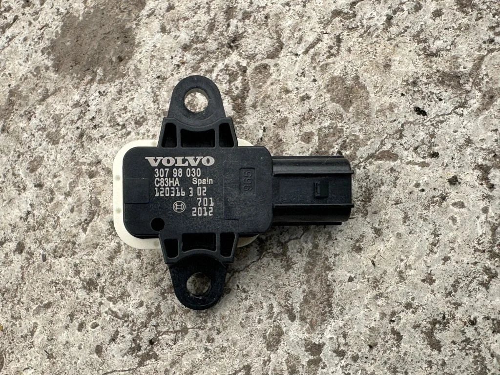 Airbag deployment crash/impact sensor 30798030