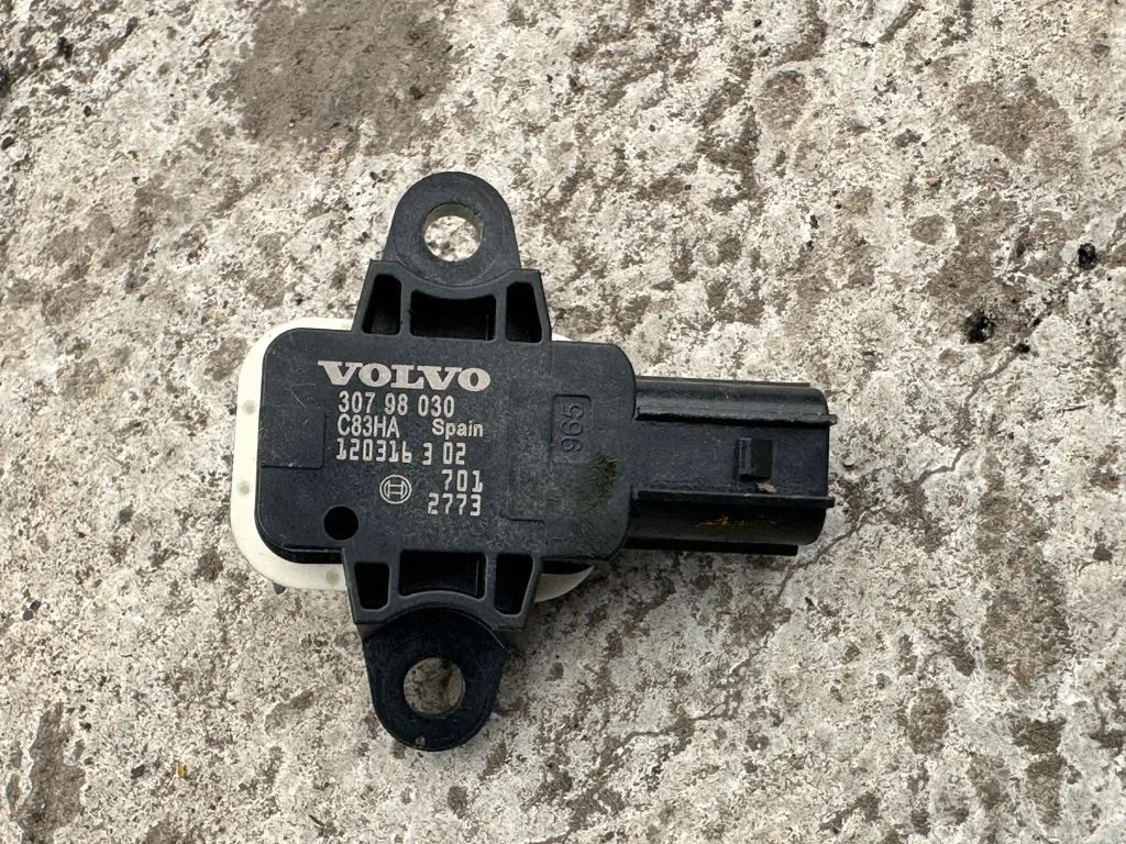 Airbag deployment crash/impact sensor 30798030
