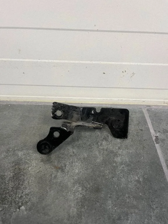 other engine part 9834842980