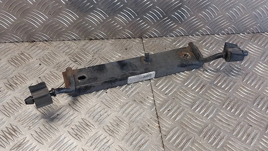 Muffler mount bracket/holder – Volvo XC60 (2009-2013)