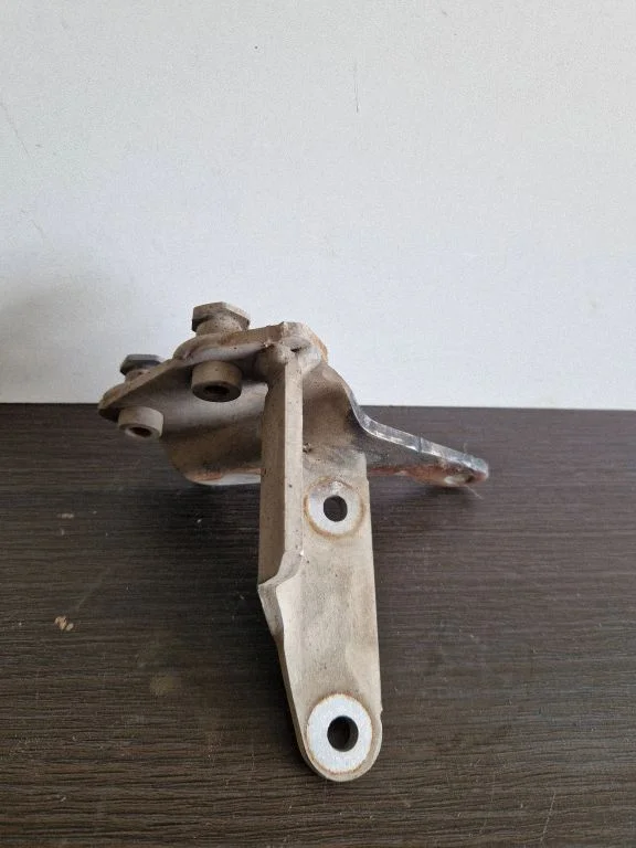 Muffler mount bracket/holder – Skoda Octavia Mk3 (5E) (2013-2019)