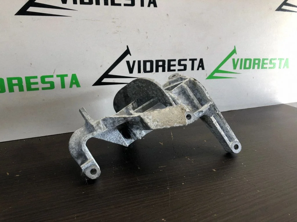 Cita motora nodalījuma detaļa FM5Q9B470