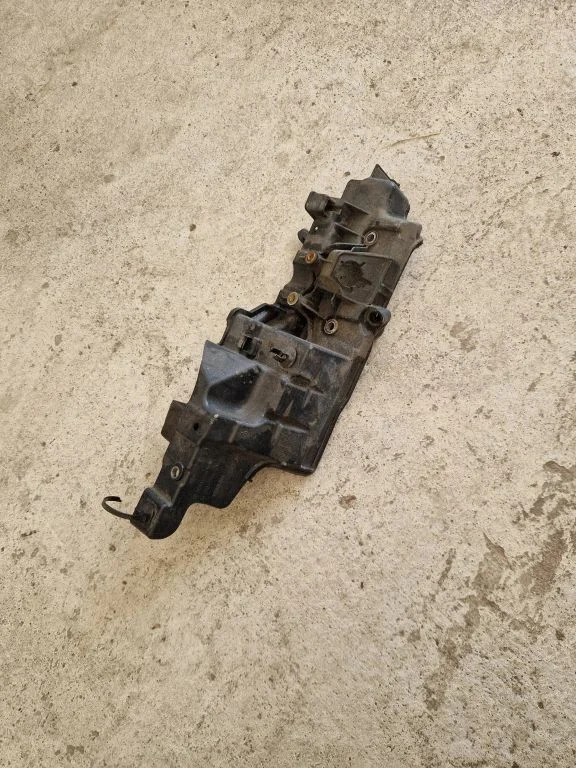 Other engine bay part 175B15400R