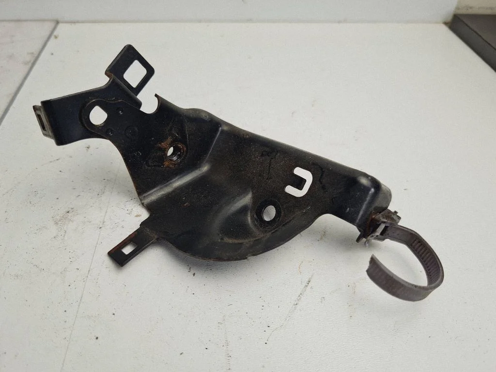 Other engine bay part – Honda CR-V (2013-2016)