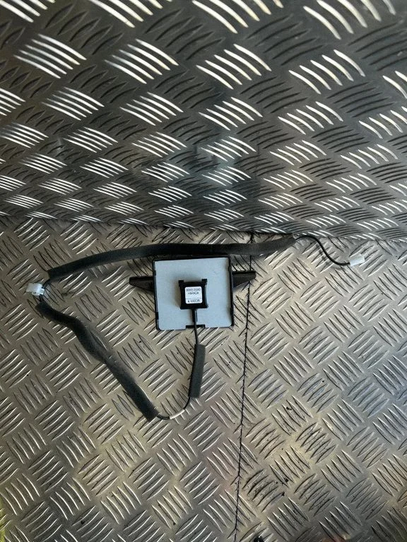 Antena (GPS) – Toyota Avensis T270 (2015-2018)