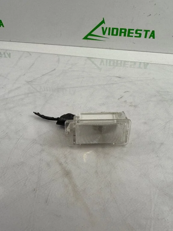 Cits salona lukturis