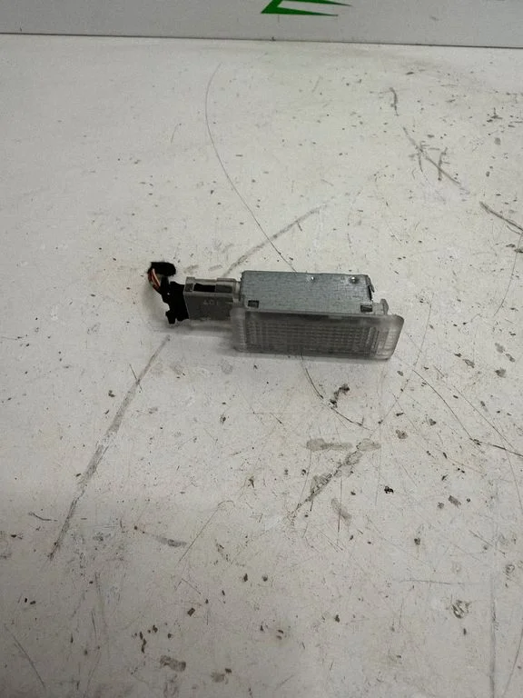 Inna lampka wnętrza 6L0947565