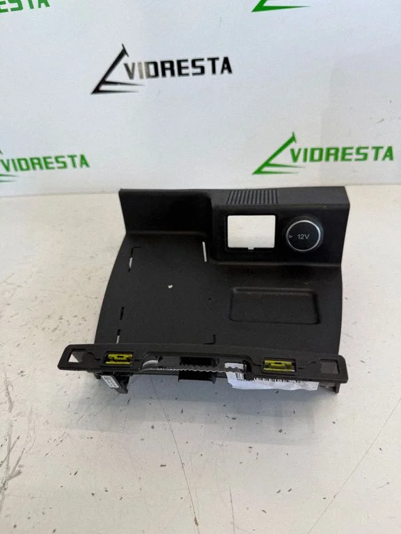 Other center console (tunnel) element – Ford Focus (2018-)