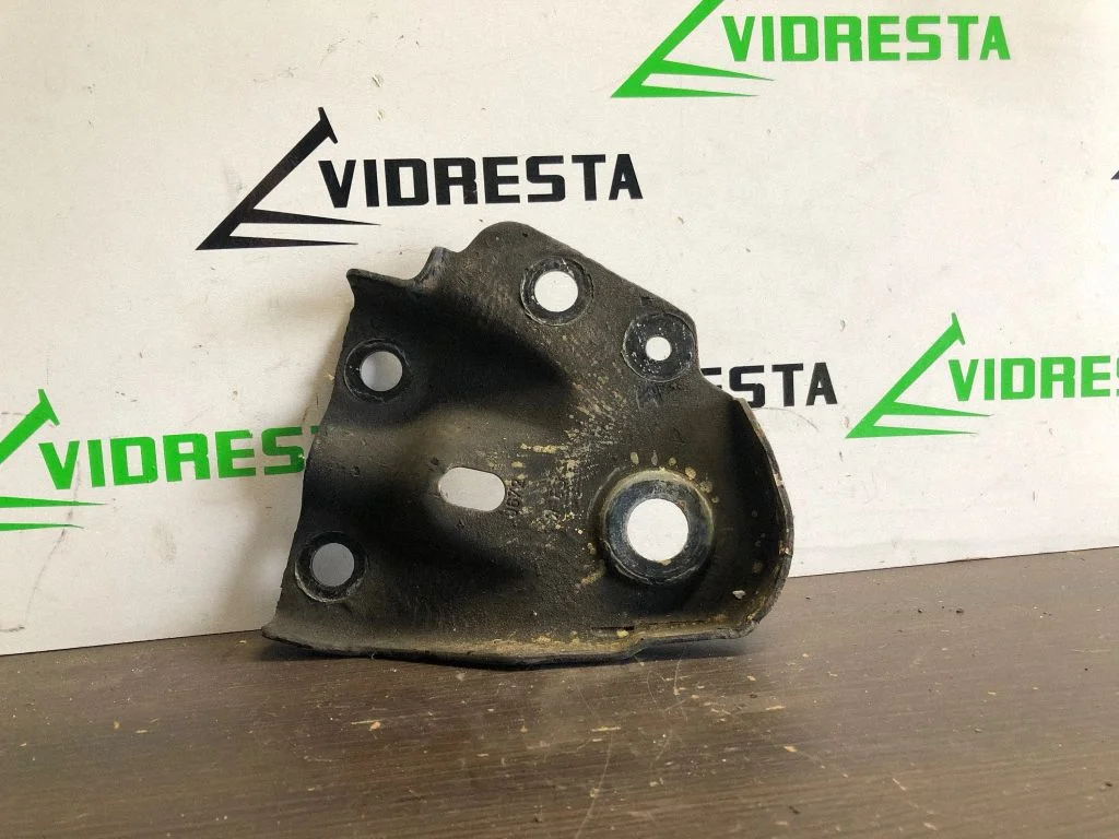 Cita priekšējās piekares detaļa