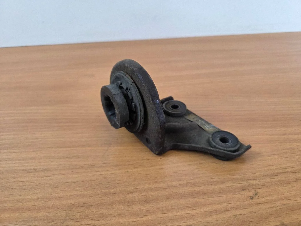 Radiator mount bracket – KIA Sportage (2016-2021)