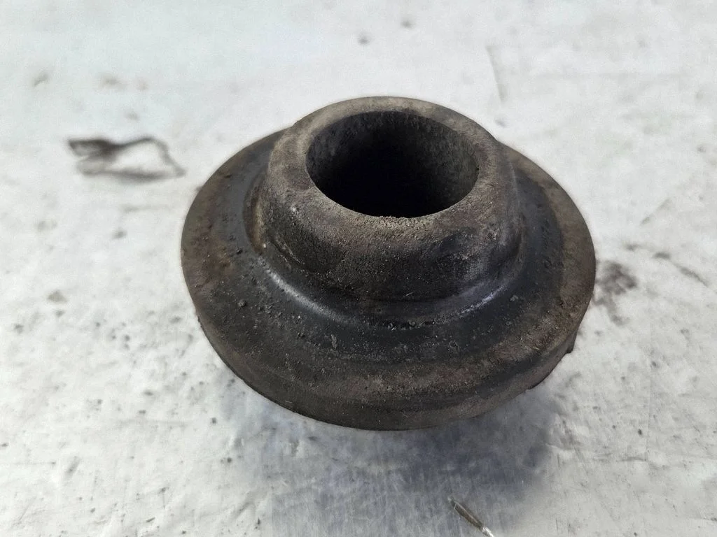 Radiator mount bracket 96887050