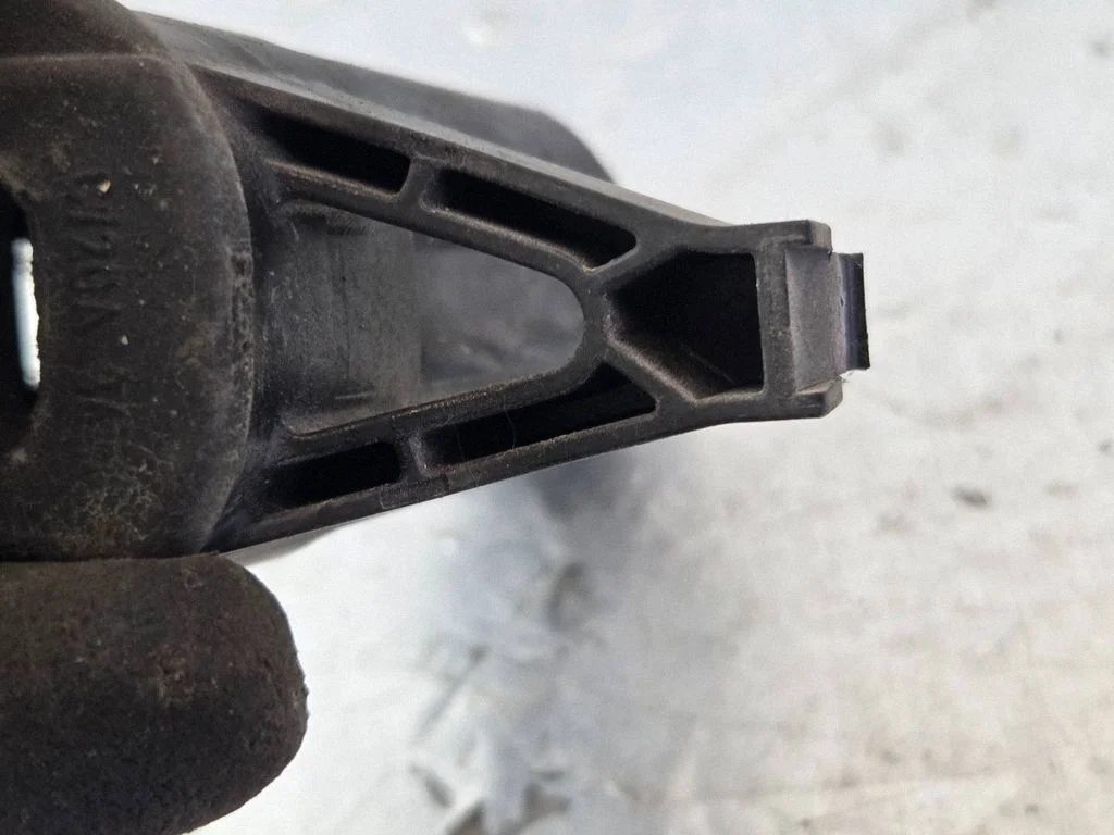 Radiator mount bracket – Ford Transit Custom (2013-2023)