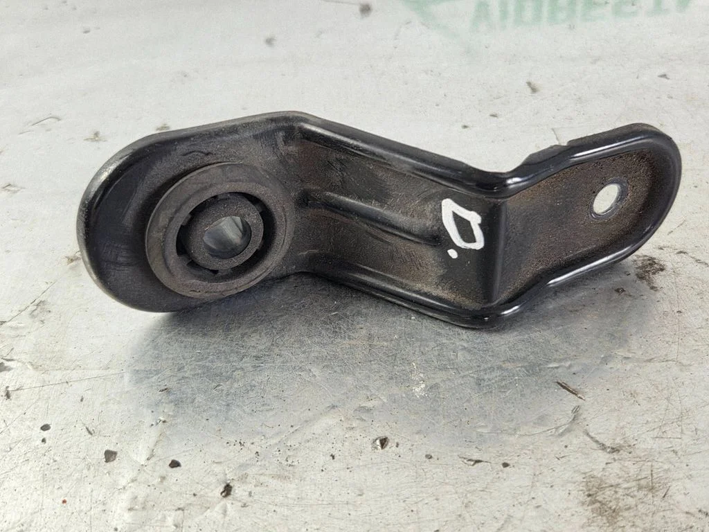 Radiator mount bracket 95192581