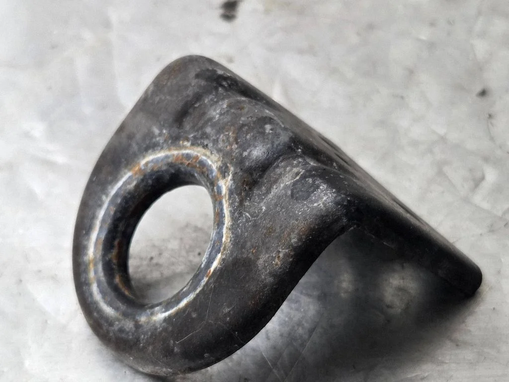 Radiator mount bracket