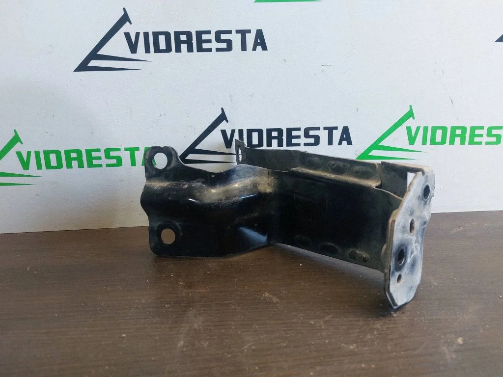 Radiaatori kinnitusklamber – Volvo XC70 (2008-2013)