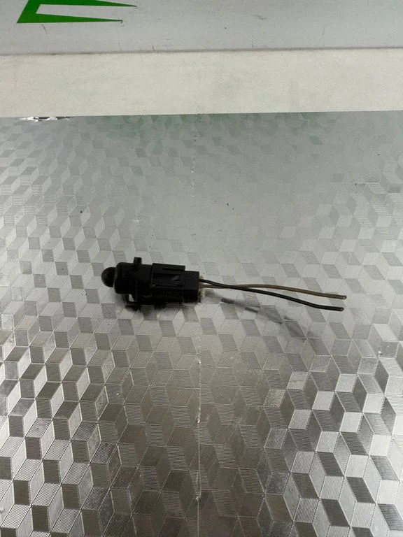 Saules gaismas sensors 110381047