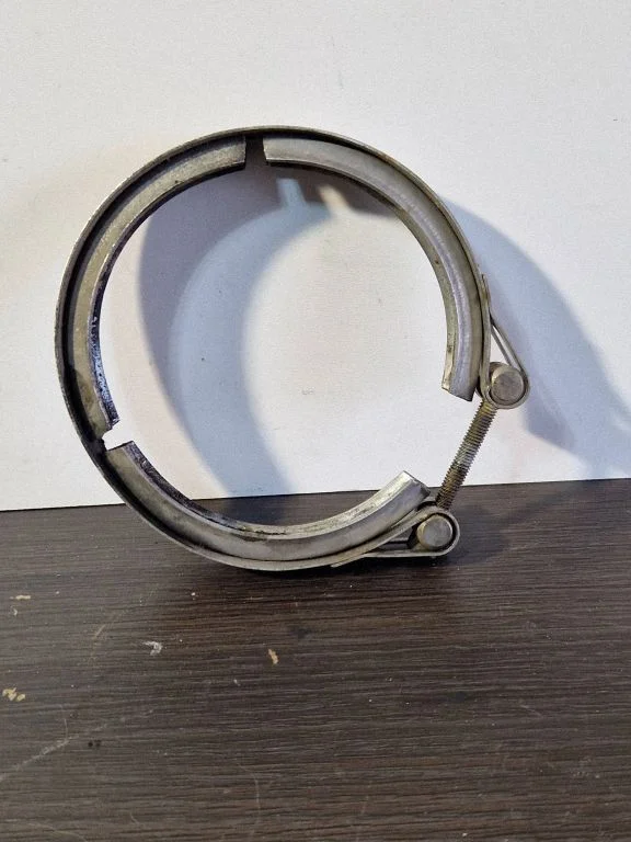 Muffler pipe connector clamp 04L131455A